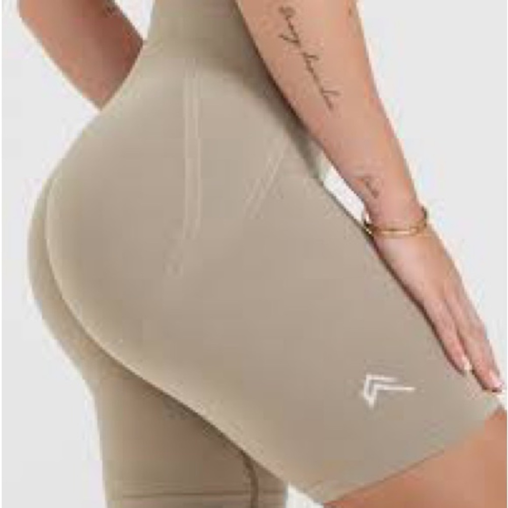 Effortless Seamless Cycle Shorts - Washed Sandstorm